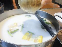 -樾餐厅泰式海鲜火锅(民歌湖店)