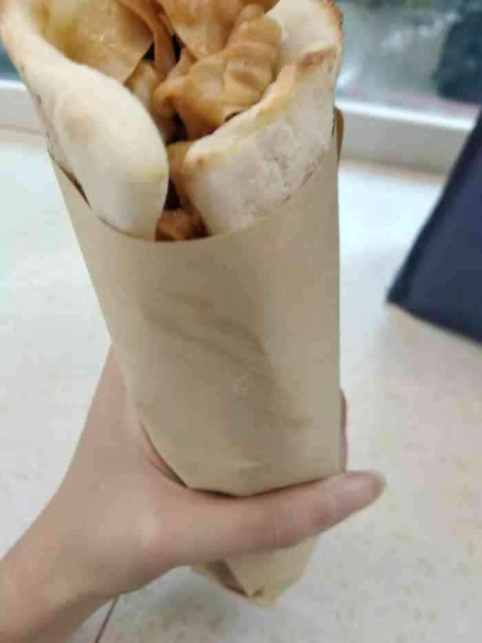 徐州卷潮牌(水平方店)-"吃了炸串然后那个大鸡排还可以趁热吃好.