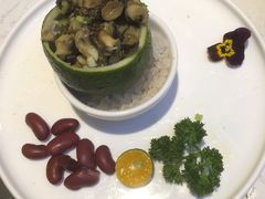青柠檬酸辣眼睛螺-闻见中国海南菜(K11店)