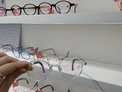 -美式眼镜·授权蔡司.依视路.尼康.豪雅.明月(南翔印象城店)