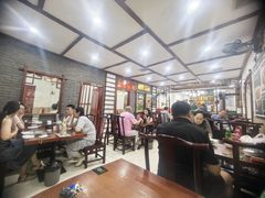 -湖南人家湘菜馆(镇江路店)