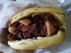 浓香驴肉火烧-闫家驴肉老店(华电一校店)