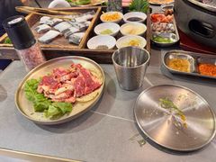 -围炉肉舍•炭烤活鳗•丹东海鲜烤肉(步行街店)