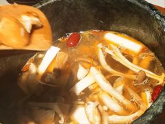 古法野生菌汤锅（不含肉）-芸山季·云南山珍菌火锅(南翔印象城MEGA店)