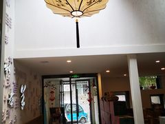 -毛辣果·贵州红酸汤牛肉火锅(西单店)