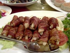 开始以为是培根，结果好像是什么腊肉鳕鱼卷-北京贵宾楼饭店 红墙咖啡厅