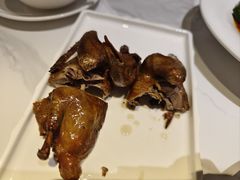 手撕乳鸽-琬苑鸽庄·川粤融合菜(解放碑总店)