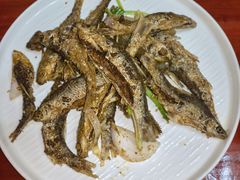 干炸小鱼-芦茨金富饭庄·25年老字号·专做稻草鸡