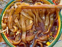 -拈签一笑黄牛肉辣卤串串