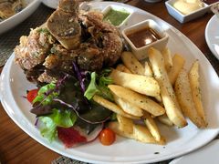 -Chom Cafe and Restaurant