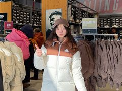 -王府井奥莱棋盘山小镇