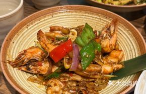 Stir-Fried Large Shrimp with Spicy Flavor
