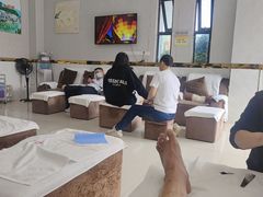 -创新足专业修脚(龙荷路店)