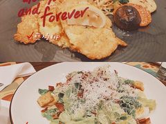 煎鸡胸肉配蘑菇汁-安妮意大利餐厅(世贸天阶店)