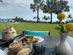 -三亚亚龙湾瑞吉酒店·宴悦Driftwood·游水海鲜·牛排·草坪·私人定制