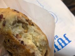 三角芝士包-Juicy Bakery(大学路店)