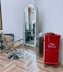 -Hair Co.一间沙龙