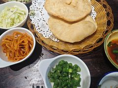 -蓝田九大碗民俗食府(蓝田店)