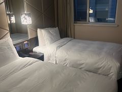 -桔子酒店(上海西藏北路地铁站店)