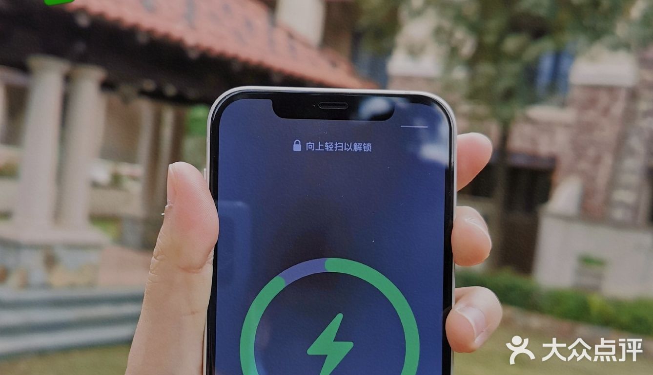 这是什么宝藏好物！iPhone12出行必备充电宝