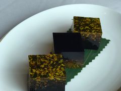 黑枸杞桂花糕-金轩中餐厅 Jin Xuan(浦东丽思卡尔顿酒店)
