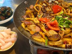 -富正毅三下锅·湘西韵味(天门山索道店)