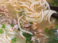 猪肘汤面-亮亮面馆(经六路店)