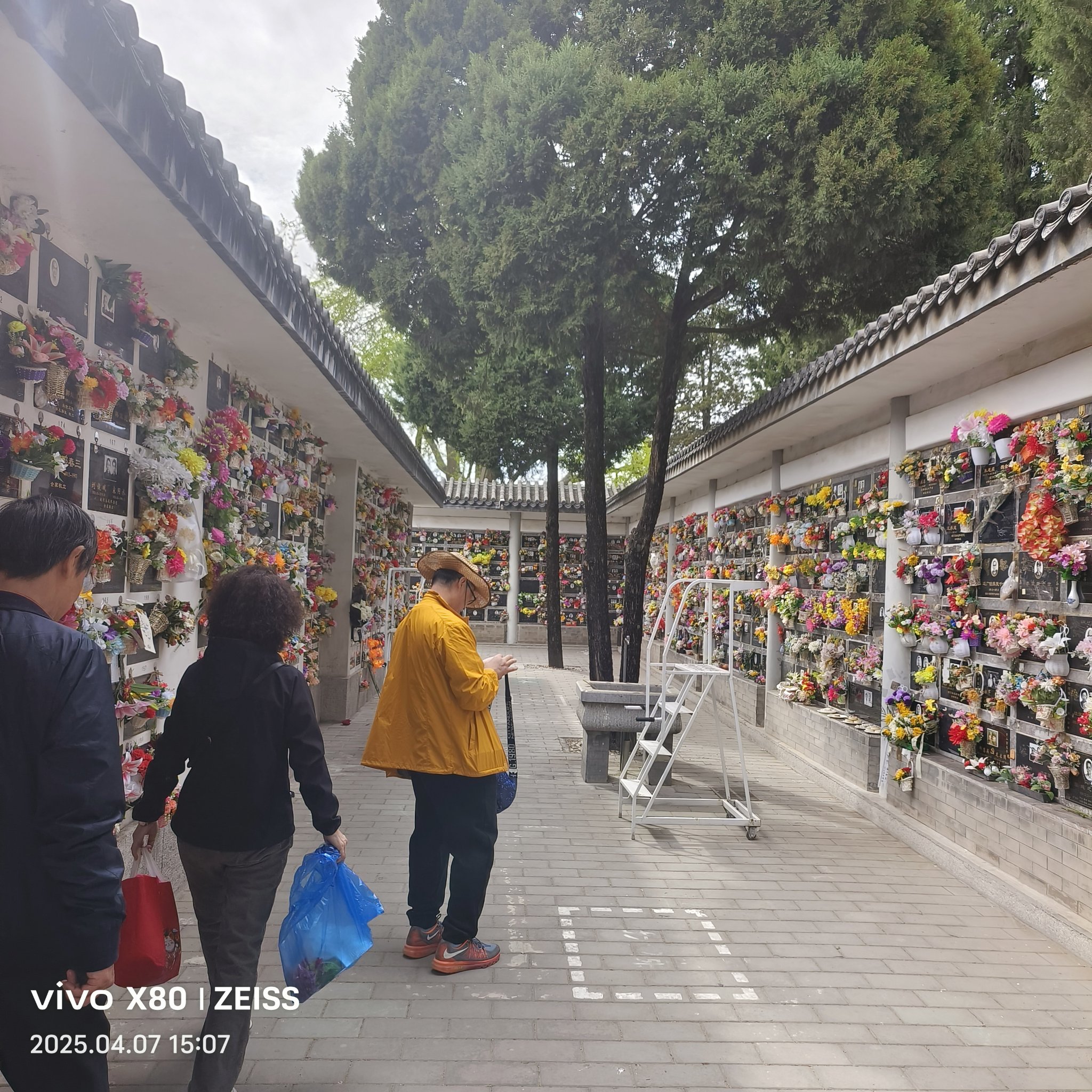 八宝山革命公墓骨灰堂