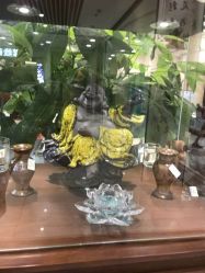 -灵彩珠宝(朗香街店)