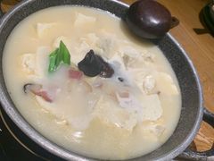 土家手掰柴火豆腐-吃饭皇帝大土家民族菜(正大广场店)