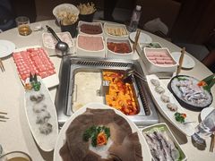 -海底捞火锅鲜切牛肉主题店(长寿路店)