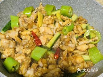 有些人加了好友 聊过几句后便再无下落 有些人其实不熟