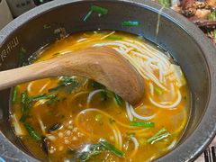 -良米山·云南野生菌过桥米线(上海首店)