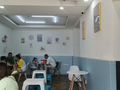大堂-美肴冰品·汉堡·牛腩饭(总店)