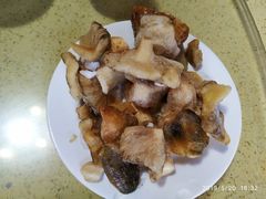 -东巴谷野生菌火锅餐厅