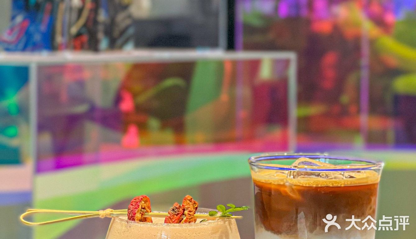 炎炎夏日快来Hi Lucy Coffee喝杯冰饮吧🥤