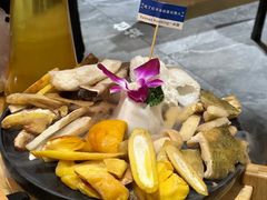 -一朵菌·野生菌探索家火锅(南亚店)