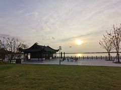 -上海滴水湖皇冠假日酒店