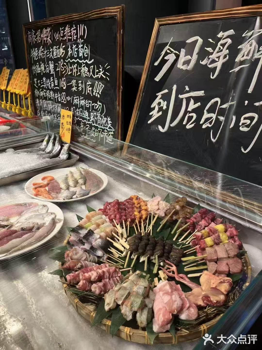 半二小酒馆是家具有随性与精致风格的宁波餐厅