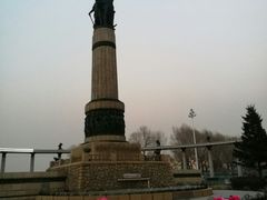 -人民防洪胜利纪念塔