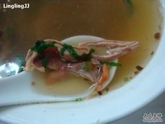 汤里的驴杂-王胖子驴肉火烧(鼓楼店)