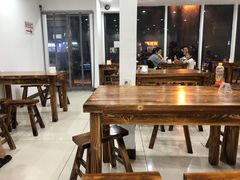 大堂-何记酿皮店(西流湾店)