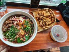 -爆炸头阿姨小四川正宗川味小吃(无任何分店)
