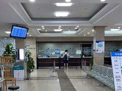 -上海大学附属上海和平眼科医院