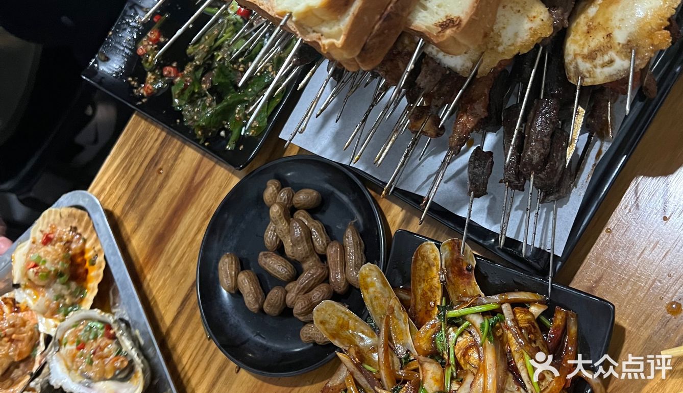 朋友带我觅食的超好吃的东北烧烤！