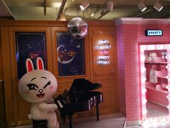-LINE FRIENDS Garosu-gil Flagship Store