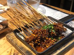 泼辣猪小串-木屋烧烤(岗顶二店)