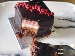 -UNI UNI(环亚凯瑟琳店)