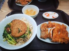 素鸡大排面-晓午阳常熟炒浇面(红庙店)