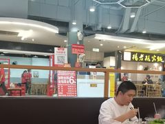 -杨老板·海鲜集市火锅·鲜切牛肉(中防万宝店)